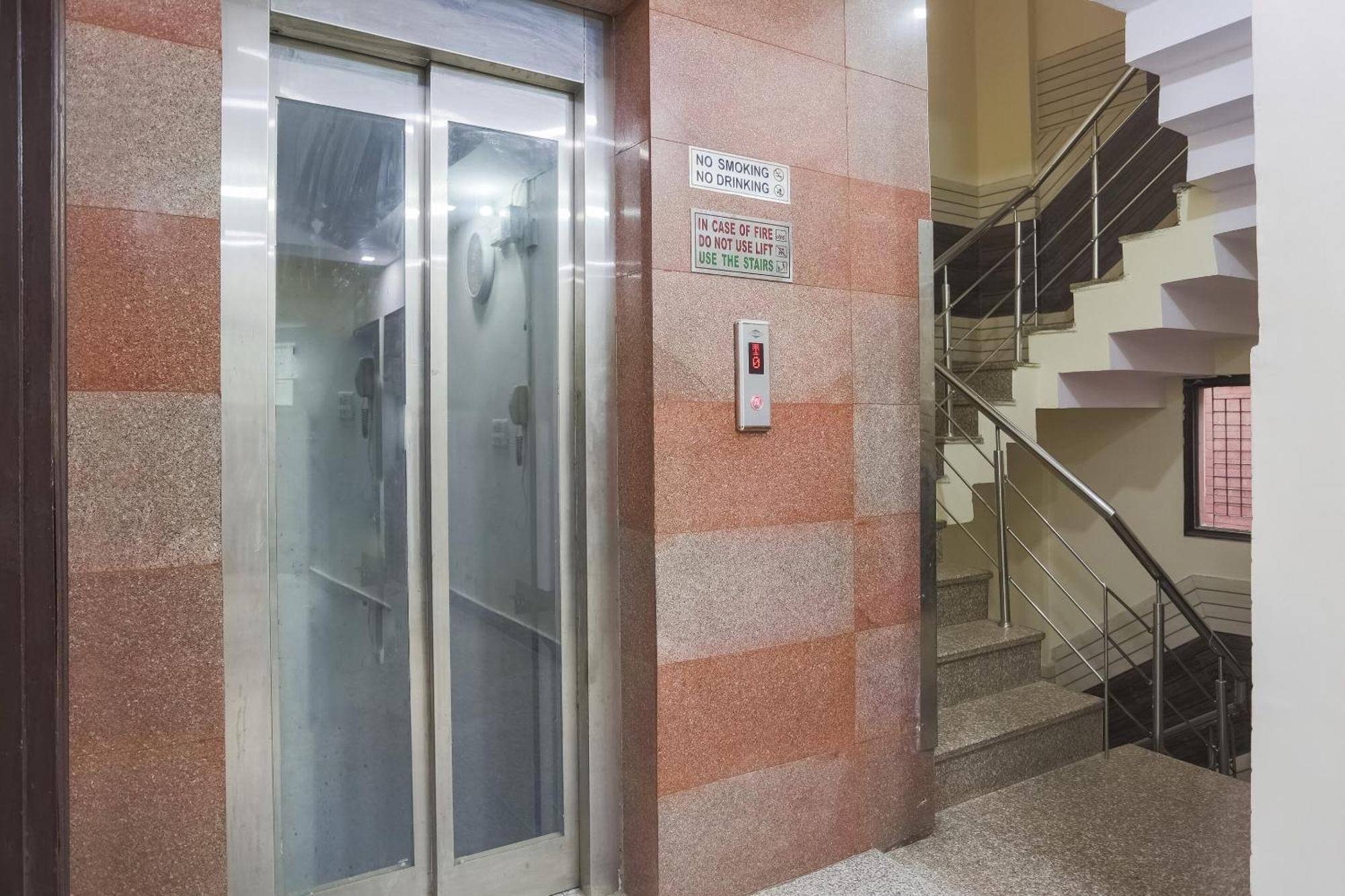 Hotel O Green High Нью-Дели Экстерьер фото